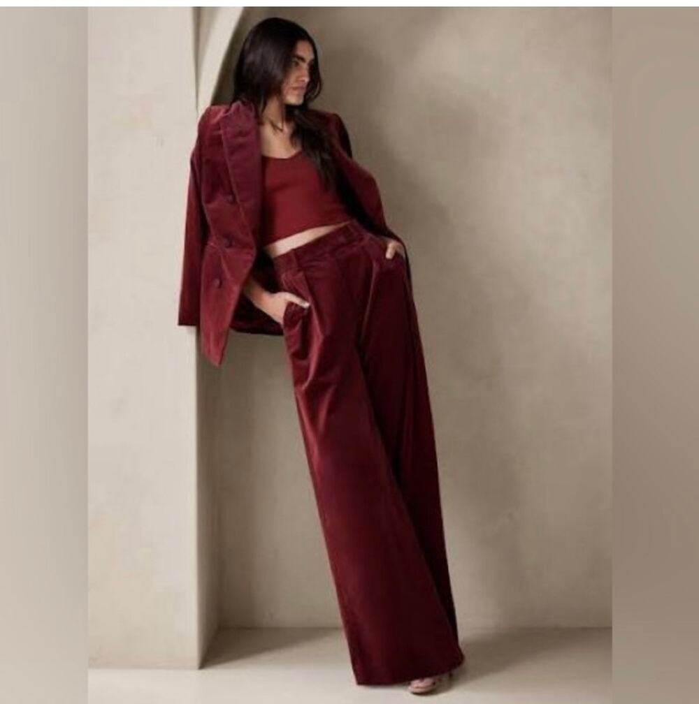 Banana Republic Veluro Burgundy Velvet Wide Leg Pants High Rise Size 2